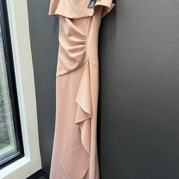 NWT Blush Pink Off-Shoulder Gown - Size 4 - Picture 6 of 7